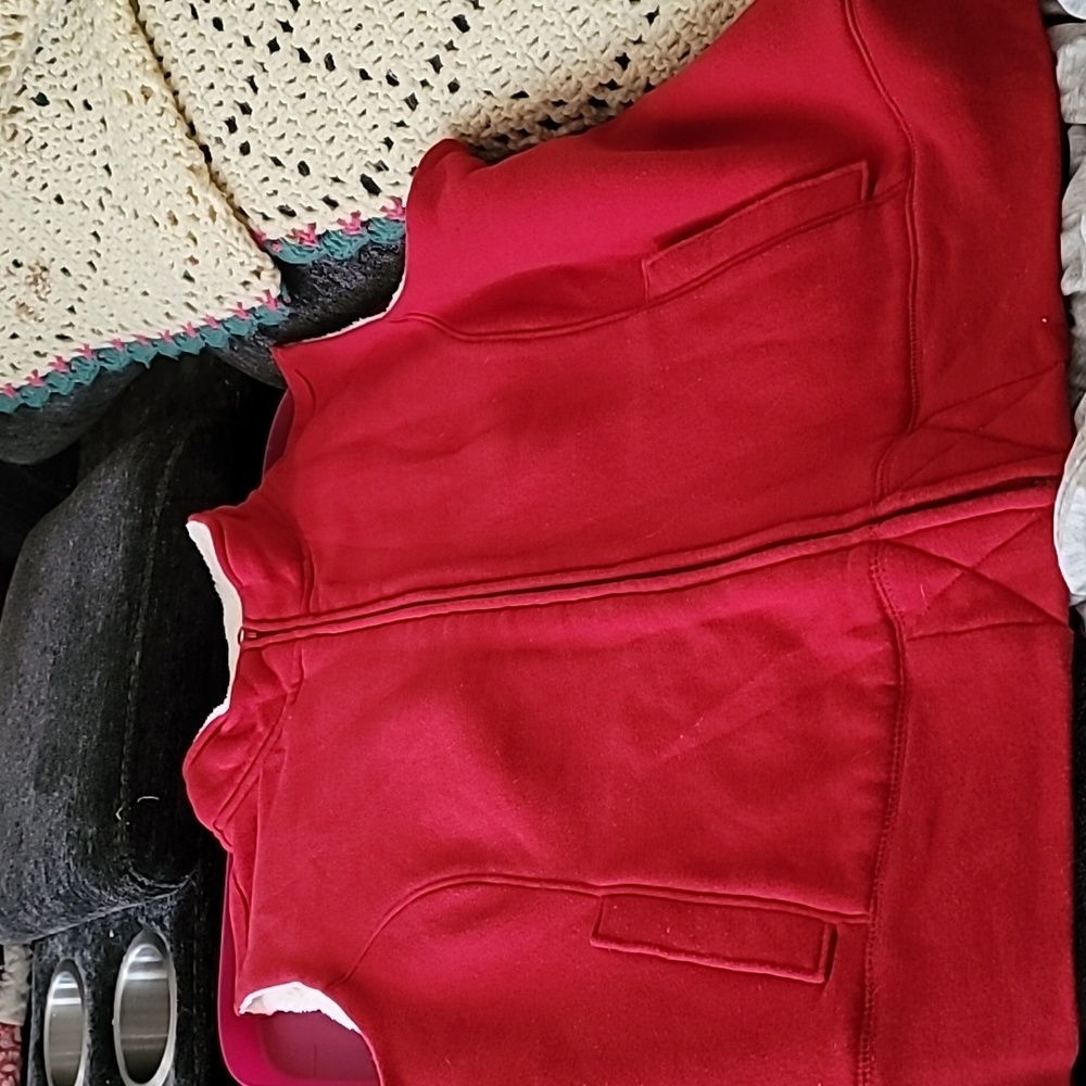 Basic Edition red zip-up vest XL